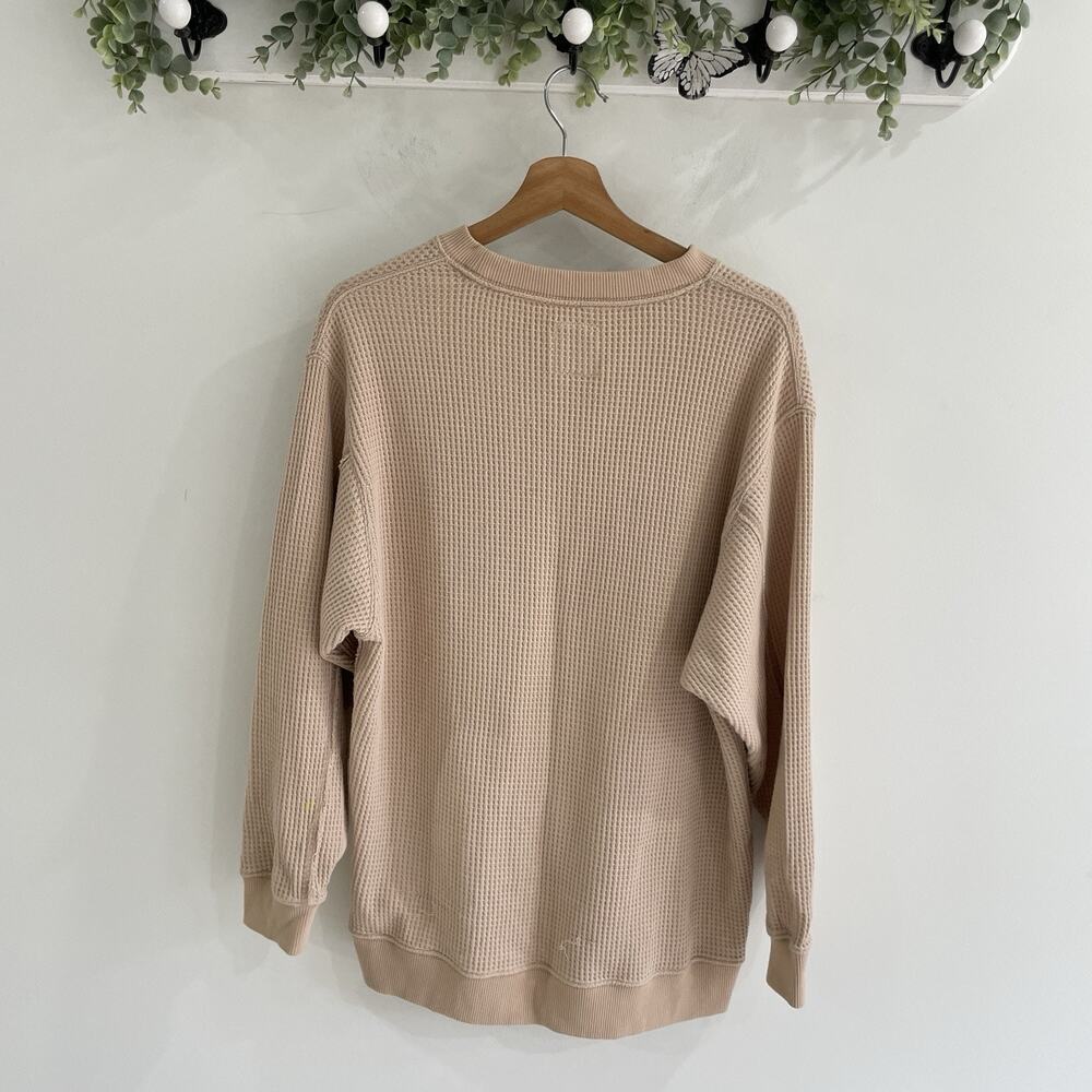 Aerie Tan Beige Waffle Knit Chicago Graphic Baggy Crewneck Sweatshirt Size M - Picture 2 of 4